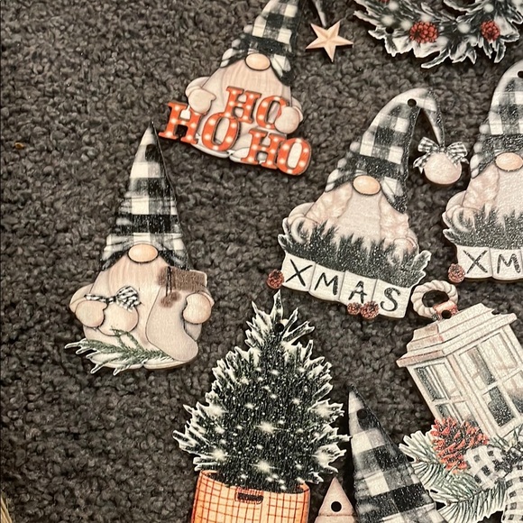 NWT Huwera Christmas Wooden Ornaments Set - 36 pieces - Picture 4 of 5